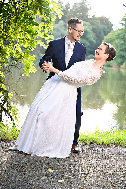 Miriam Tančiboková, Jakub Kocourek - Průhonický park, tančící